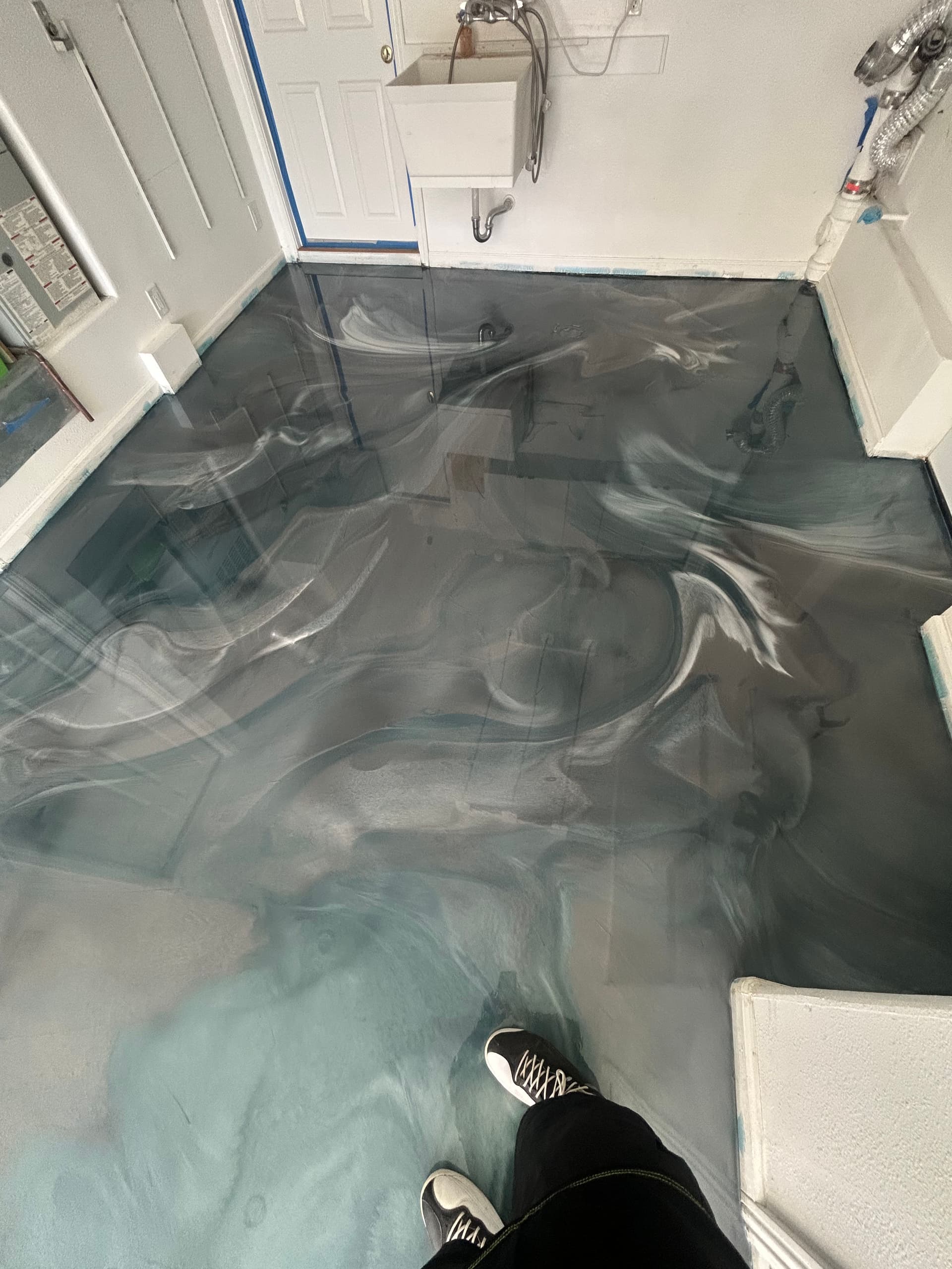 Gallery photos for Single Car Garage Gets a Stunning Metallic Epoxy Floor: Image #1