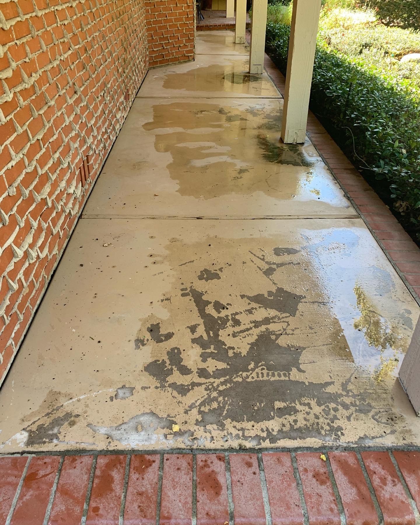 Project Worn-Out Concrete Gets a Tough Epoxy Coating That Lasts image