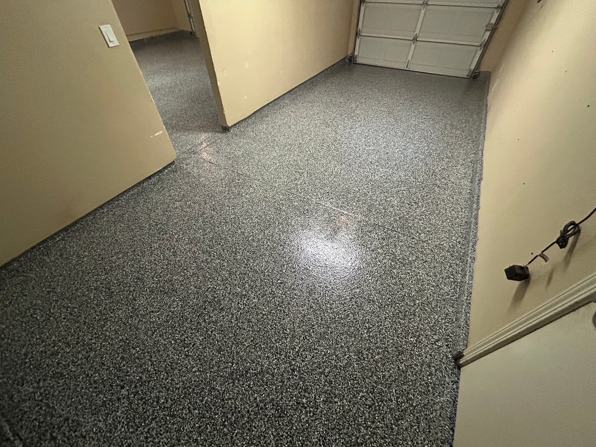 Gallery photos for Cracked Garage Floor Gets Full Epoxy Flake Makeover in Brentwood: Image #2