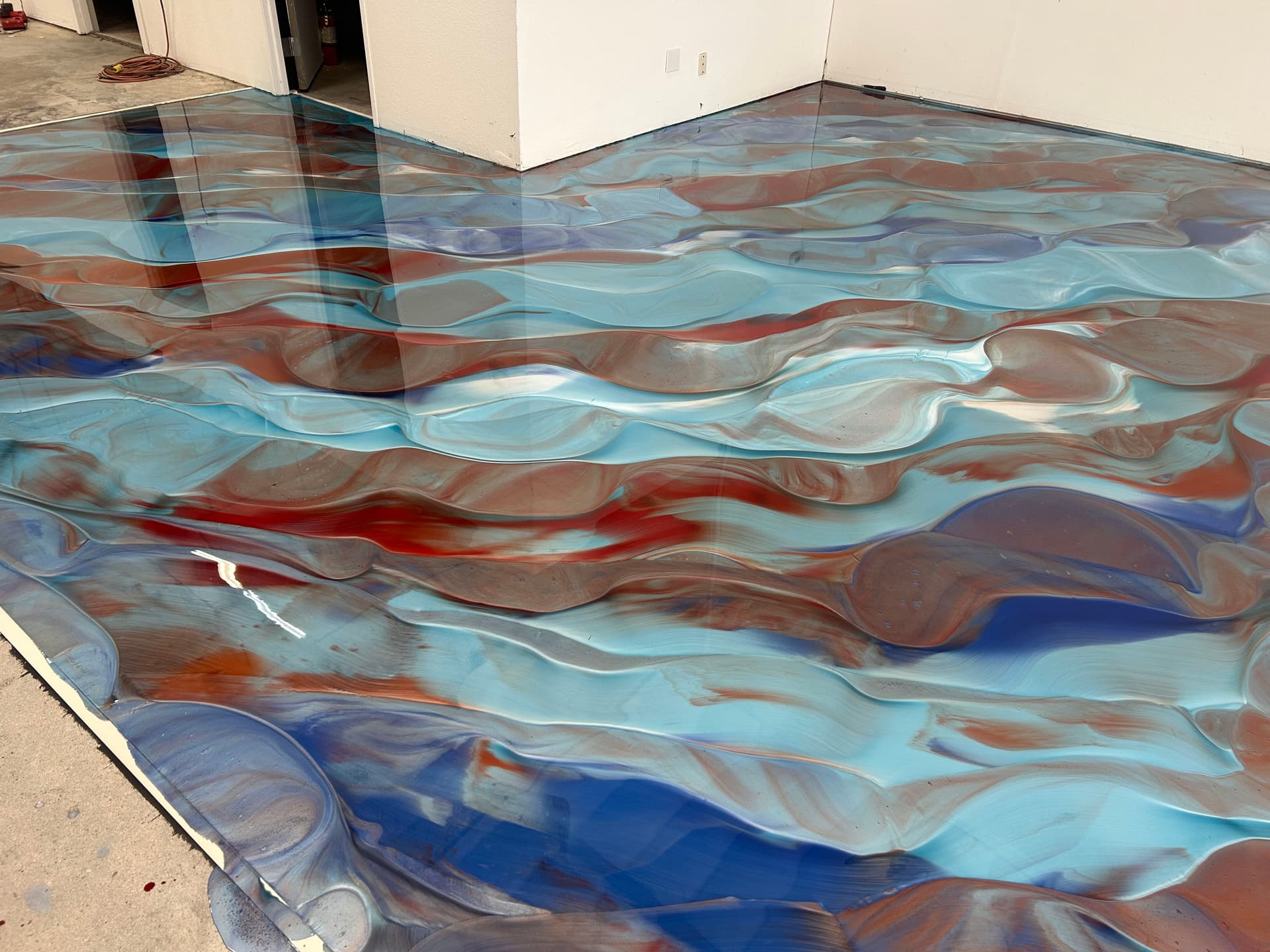 Gallery photos for Metallic Epoxy Floor That Stops People in Their Tracks: Image #7