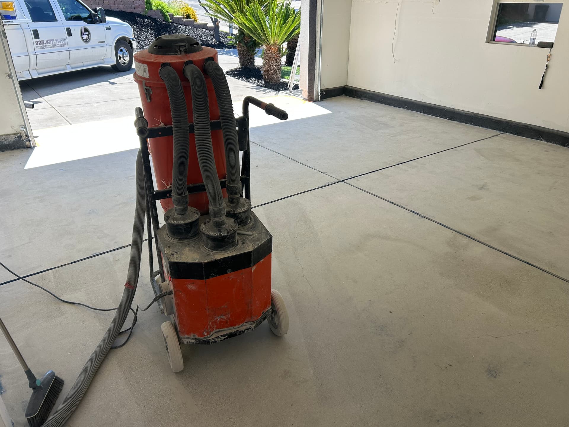 Gallery photos for Plain Concrete Garage Floor Gets a Full Flake Epoxy Upgrade: Image #8