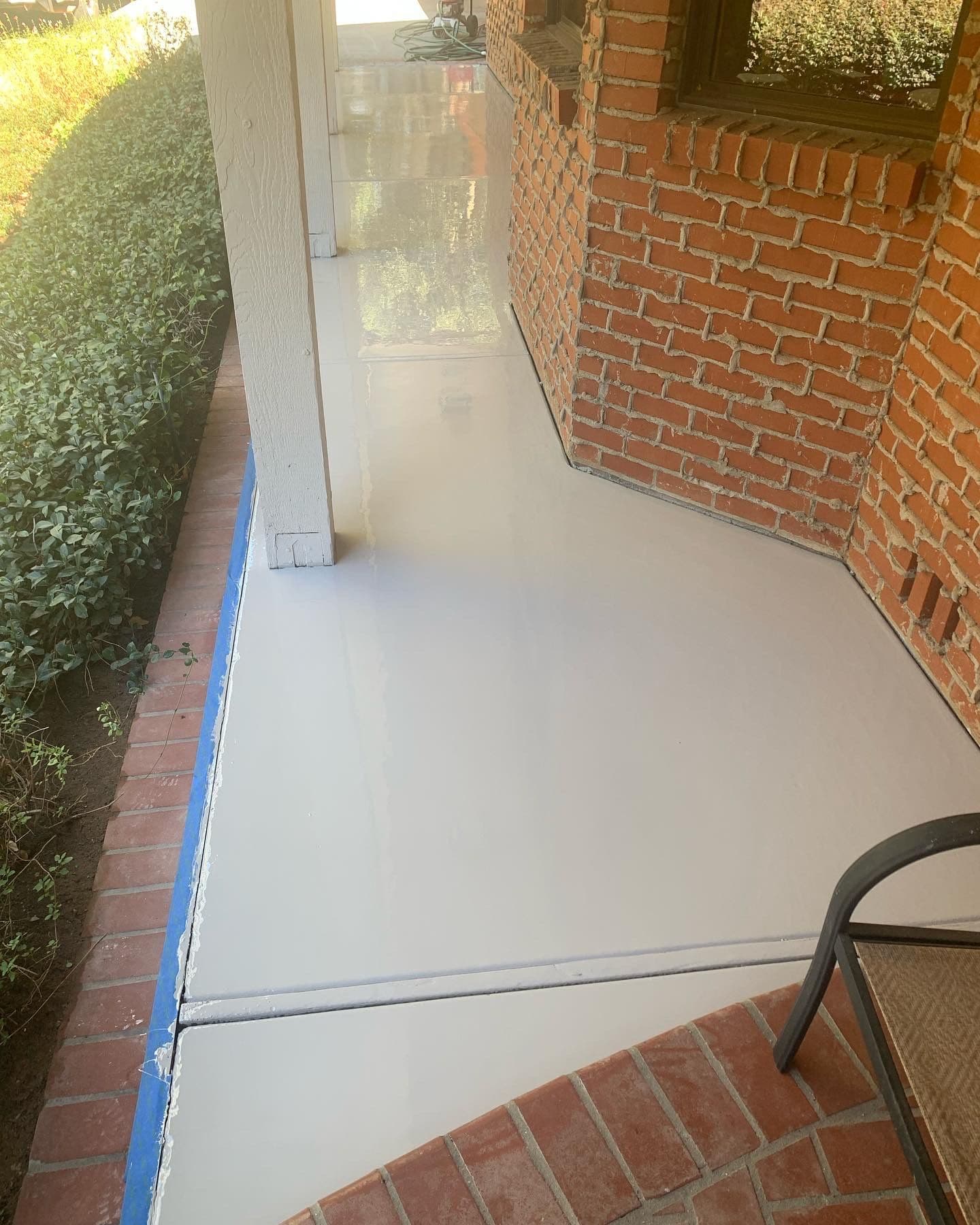 Gallery photos for Worn-Out Concrete Gets a Tough Epoxy Coating That Lasts: Image #3