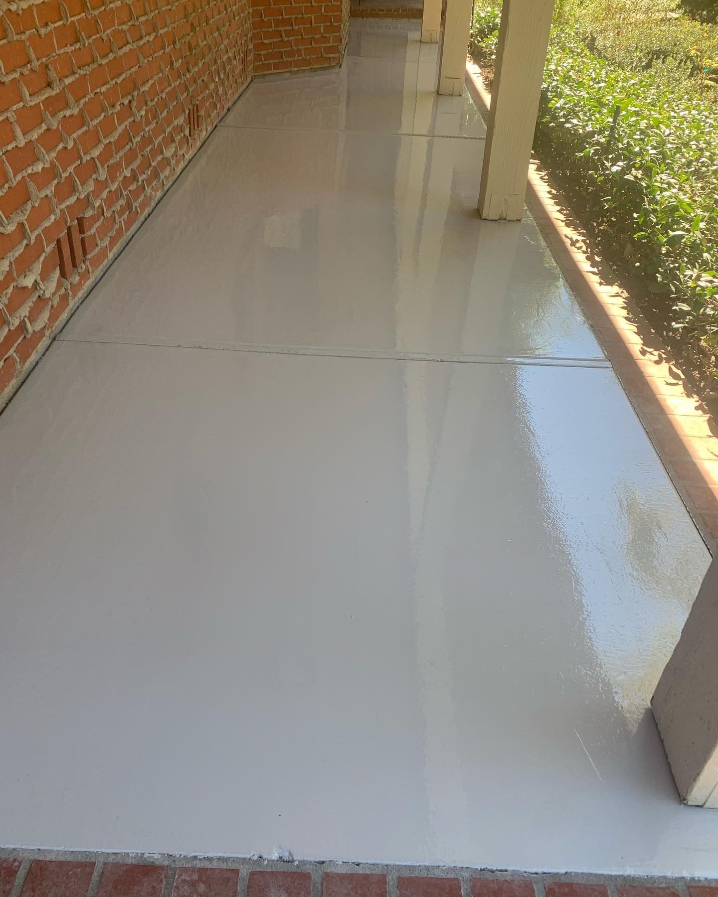 Gallery photos for Worn-Out Concrete Gets a Tough Epoxy Coating That Lasts: Image #4