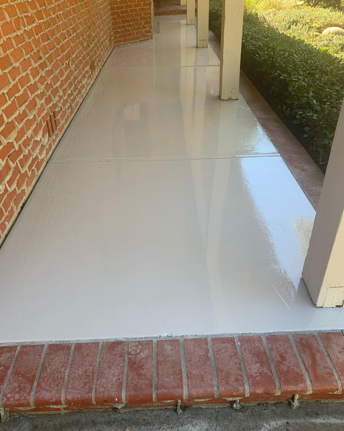 Gallery photos for Worn-Out Concrete Gets a Tough Epoxy Coating That Lasts: Image #1