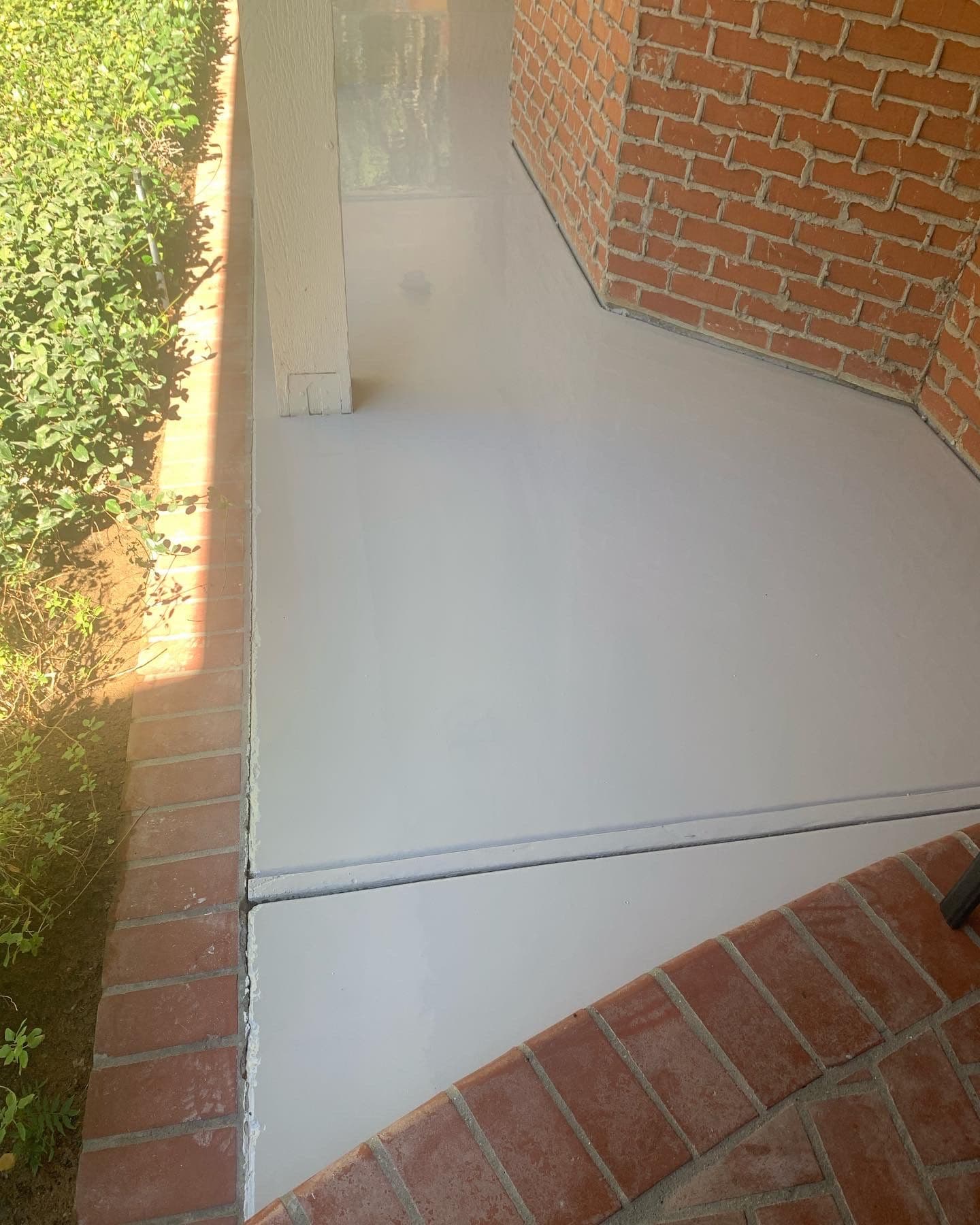 Gallery photos for Worn-Out Concrete Gets a Tough Epoxy Coating That Lasts: Image #5