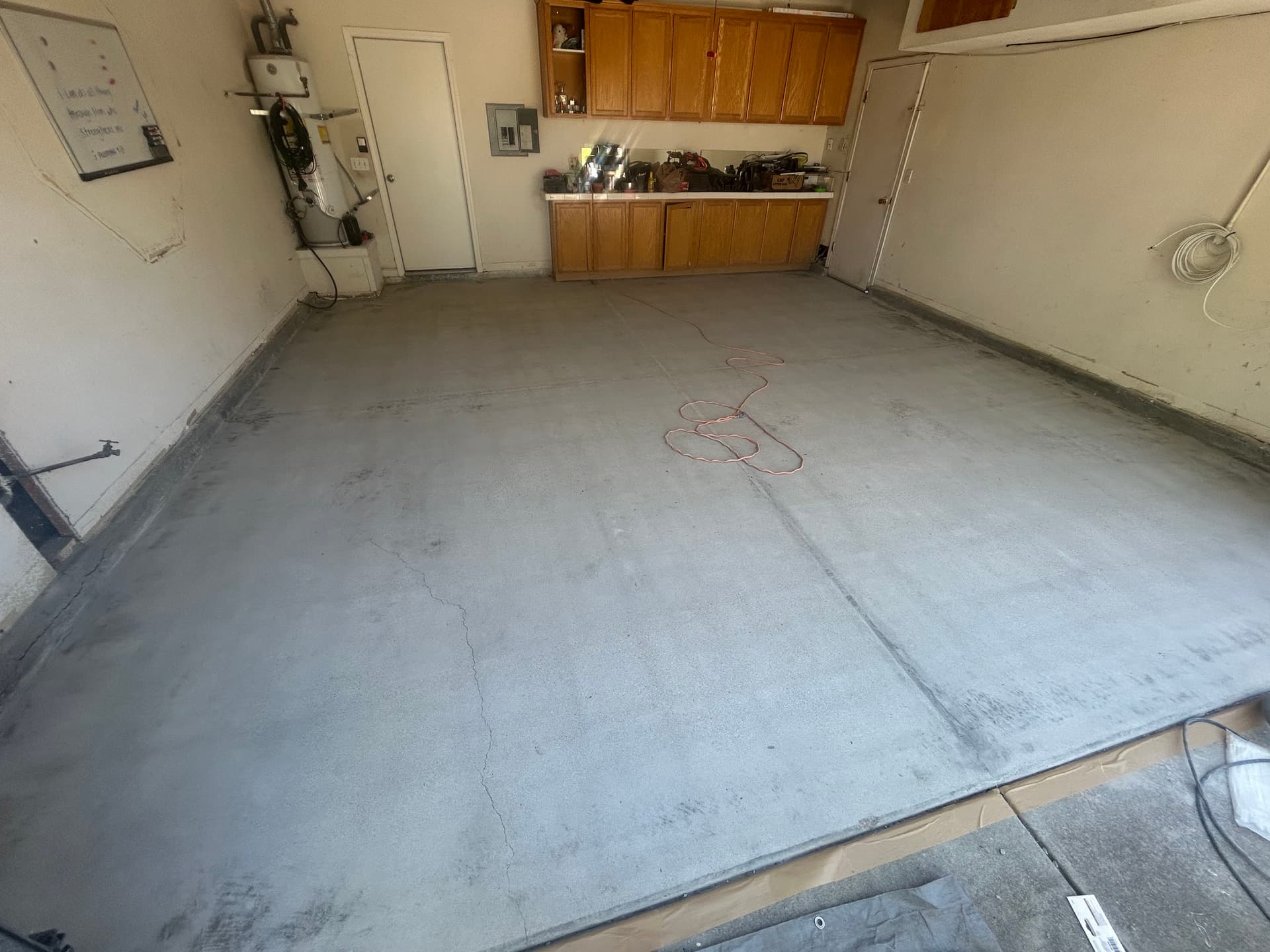 Gallery photos for Plain Concrete Garage Gets a High-Gloss Metallic Epoxy Floor: Image #1