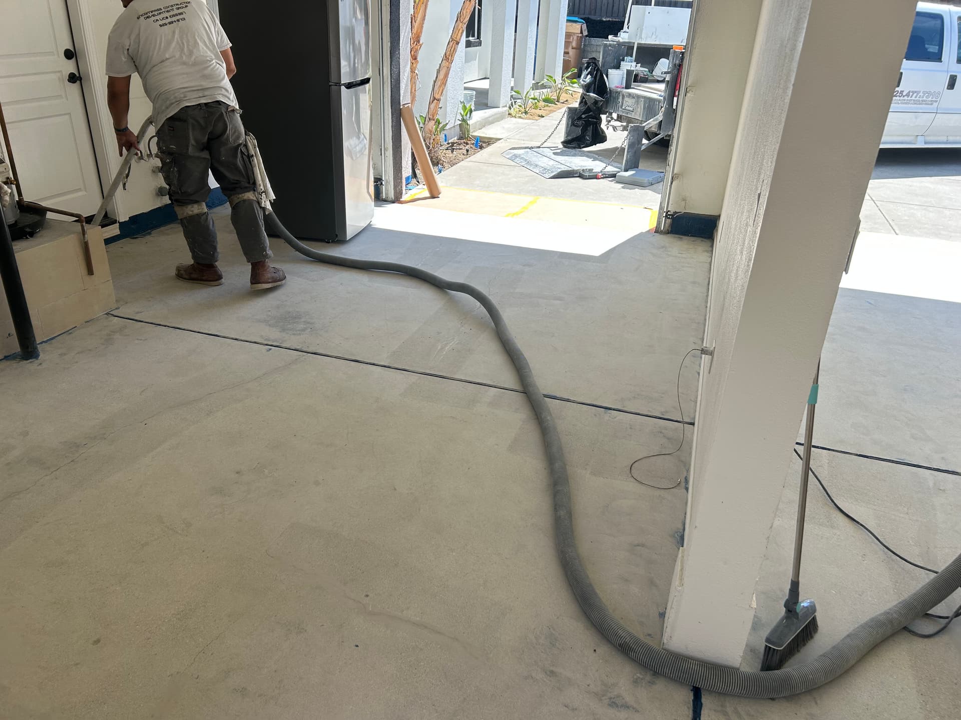 Gallery photos for Plain Concrete Garage Floor Gets a Full Flake Epoxy Upgrade: Image #4