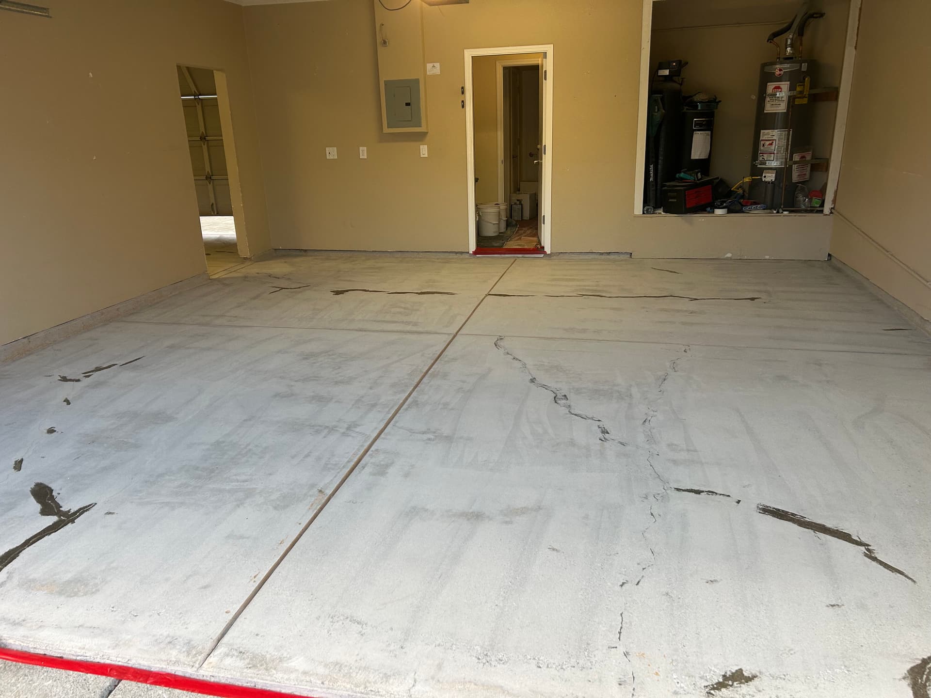 Gallery photos for Cracked Garage Floor Gets Full Epoxy Flake Makeover in Brentwood: Image #7
