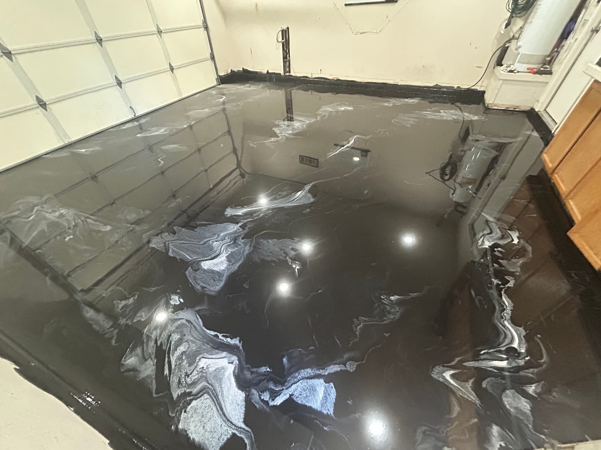 Gallery photos for Black and White Custom Epoxy Metallic Garage Floor: Image #4