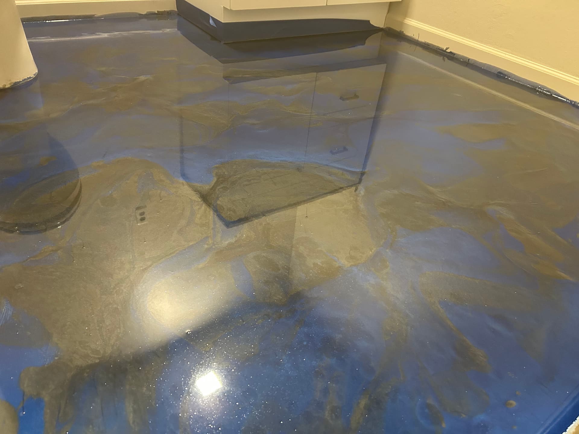 Gallery photos for Blue Gray Metallic Epoxy Floors for a Bathroom and Office: Image #4